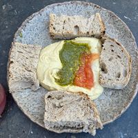 good hummus at Honest Greens in Porto