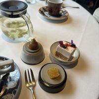 Nog een extraatje bij de thee  at Restaurant Patrick Devos in Bruges