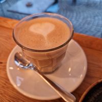 Kaffee Latte mit Hafermilch at KARACHO in Aschaffenburg