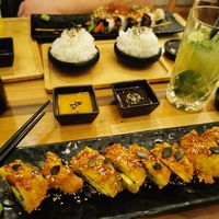 Vorne die Crispy Vegan Roll und hinten Plantlove Roll - Dazwischen Reis at Bome in Vechta