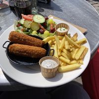 Knolselderij kroketten met friet en salade   at Ome Jeu in Roermond