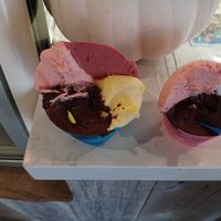4 and 3 flavour pots at Gelato Paradiso in Coronado