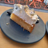 Veganer Zitronenkuchen at Café Kœr in Wurzburg