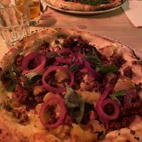 Pizza Mathilde im Vordergrund   at Mother in Copenhagen