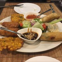 Vegan starter platter for 2, the “chicken wings” were especially delicious! at Samadhi in Berlin