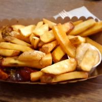 Vegane Currywurst, Pommes und Mayo at FritzMitte in Weimar