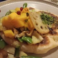 Pane naan con verdurine e mango at Matilda in Brunico