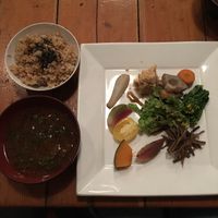 Veggie plate set at Mominoki House in Tokyo
