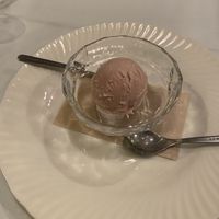 Vegan strawberry ice cream at Mominoki House in Tokyo