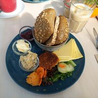 Veganes Frühstück at Café Menthe in Frankfurt