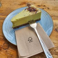 Limetten Avocado Kuchen (vegan) at Café Menthe in Frankfurt