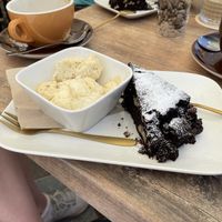 Warmer Schokokuchen mit Eis   at Stubenhocker in Furth