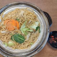 Claypot noodles at Vegetarian Villas 素雅轩 in West Singapore