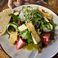 Vegan salad at Howme in La Paz