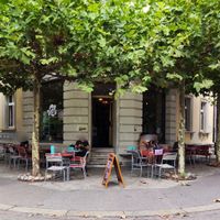 Outdoor seating at Acero - Eiscafé und Bistro in Basel