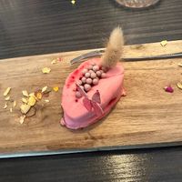 Patisserie mit Erdbeergeschmack  at Manuto Café in Tuttlingen