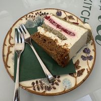 Őrség zöld aranya tortaszelet  at Bojtorina Vegan Kitchen in Sopron