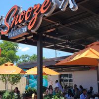 Outside seating at Snooze in Nashville