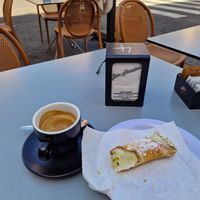 Vanilla cannoli and americano at Bar Mazzini in Catania