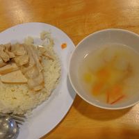 Chicken rice with soup, an all time favourite at Zi Zai Vegetarian 自在齋 - Yishun in North Singapore