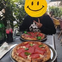 Pizza Diavola e Pizza Funghi e prosciutto at New Bridge Sprizza in Florence