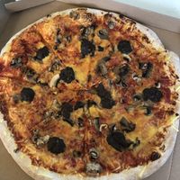 NY style vegan black truffle pizza  at New York Pizza in Den Helder