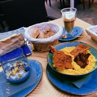 Chiapudding, Omelette mit „Bacon“, Latte  at Yes It Is Vegan II - Liszt Ferenc Tér in Budapest