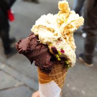Gelato cioccolato fondente e pistacchio at Gelateria Paniko in Lucca