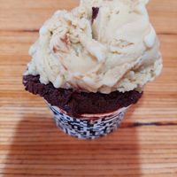 Pistacchio and chocolate fondente at Gelateria Paniko in Lucca