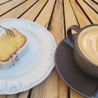 vegan lemon cake and a big cappuccino at S1 Vinyl & Kaffee in Leipzig