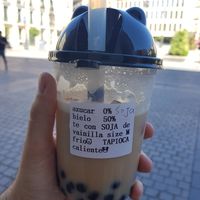 Vanilla soy milk bubble tea at Isla Cake in Madrid