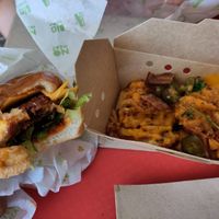 Spicy vegan Burger with cheesfrites at A Burgers in Toulon