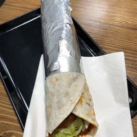 Lahmacun mit Falafel  at Veganland in Bergisch Gladbach