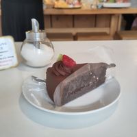 Vegan chocolate cake at Tanpopo Konditorei Café in Munich