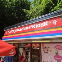 🍦  at Saltsjöbadens Kiosk in Bjaerred