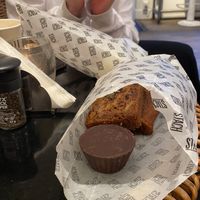 Vegan banana bread + vegan dark chocolate peanut butter cup  at Stach - Overtoom in Amsterdam