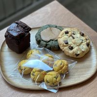 Chocolate muffin, mugwort cookie with lotus frosting, chocolate chip cookie, pumpkin rice cookies  at To O So - 토오소  - Maybe closed in Jeju