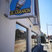 Outside at De Ijsbaron Wilsele in Leuven