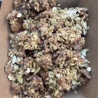 Apple crumble with quinoa  at Jenny & Carmie in Viana De Castelo