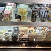 Auswahl verganer Käse   at drei&zwanzig in Karlsruhe