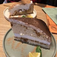 Apfeltorte & Tiramisutorte  at drei&zwanzig in Karlsruhe