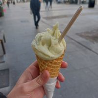 Lima, gengibre e alecrim at DOPPO Gelataria in Coimbra