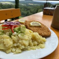 Schnitzel mit Kartoffelsalat  at Senftenberger Felsenkeller in Buttenheim
