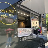 Mainly located ta Youngstorget in Oslo! Follow their Instagram page @twomonkeysfoodtruck to see updated opening hours and location 🌟👌🏻  at Two Monkeys in Oslo