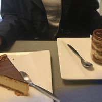Vegan desserts at Vegan Folie's in Paris