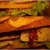 Vegan sandwichs at Vegan Folie's in Paris