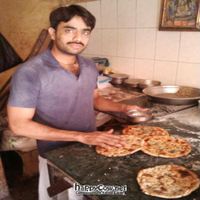 Man who is keeping the great taste alive at Majha Kulcha Shop in Amritsar