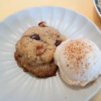 Cookie with icecream at Rooted 루티드 in Seoul