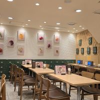 Indoor dining at T's Tantan - Tokyo JR Station in Tokyo