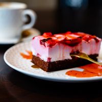 Strawberry-chocolate cake #Veganuary at Cafe KUBARA in Magdeburg
